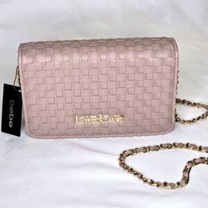 NWT bebe Light Pink Woven Crossbody Bag Gold Chain Strap Small Shoulder Purse